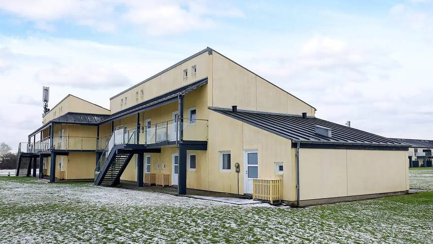 Ferienwohnung für 5 Personen, mit Terrasse und Garten sowie Pool in Løkken