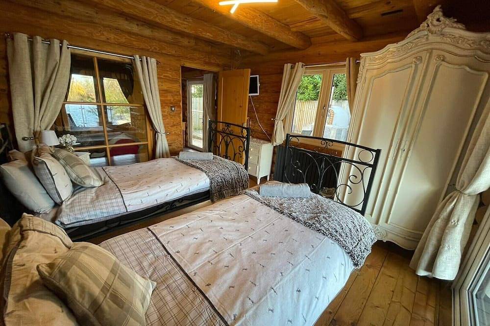 Woodpecker two storey log cabin with a pizza oven,bbq,hot tub, pool table, fishing peg@tattershall in Tattershall, Lincolnshire