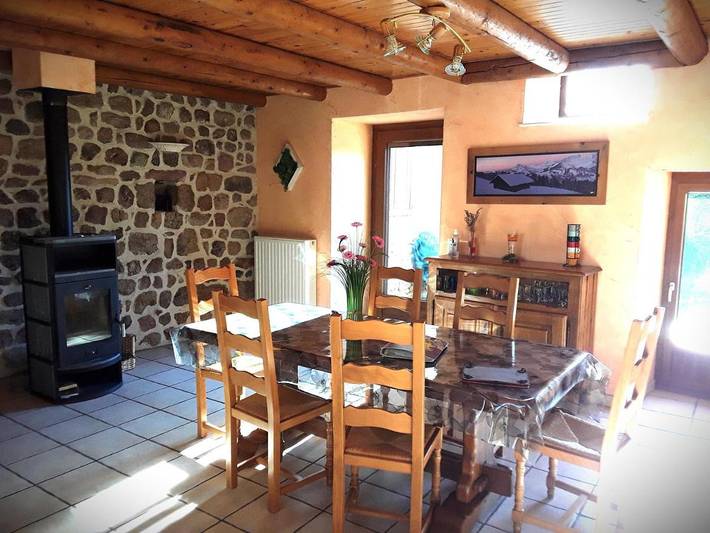 Location de vacances pour 6 personnes, avec terrasse, animaux acceptés à Valprivas - 3