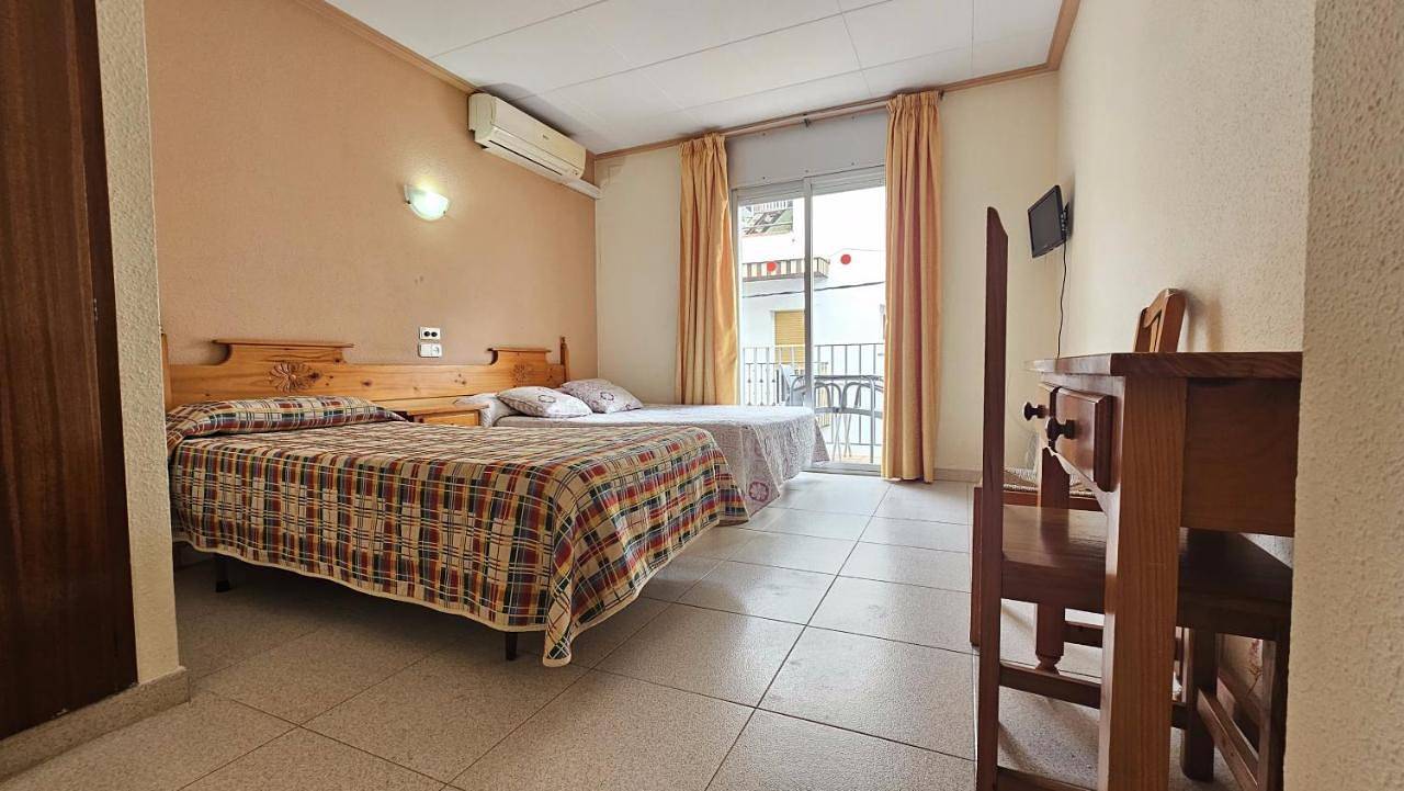 Twin Room in Blanes, Costa Brava