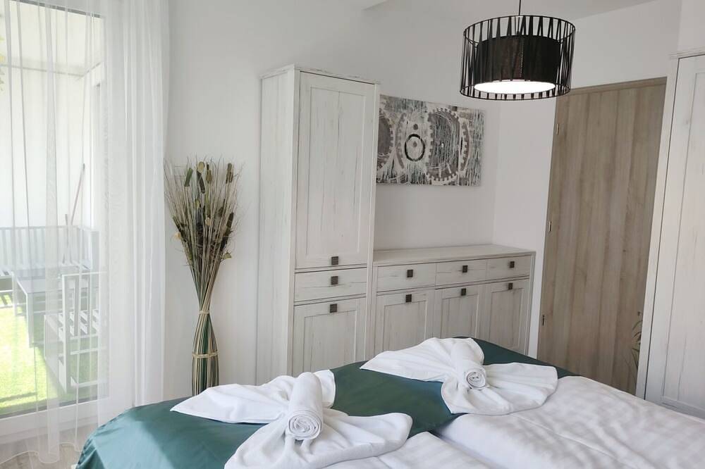 Entire apartment, Royal Relax Keszthely *****- Quiet new-build apartment with air conditioning, lake view & jetty in Keszthely, Keszthely region