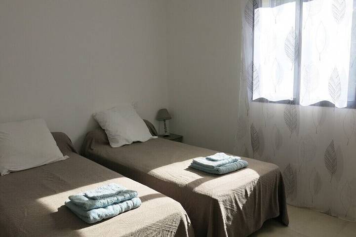 Location de vacances pour 4 personnes, avec terrasse et jardin, animaux acceptés à Urtaca - 3