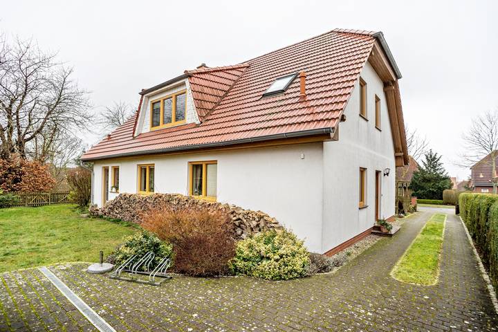 Ferienwohnung für 4 Personen, mit Garten in Lüssow