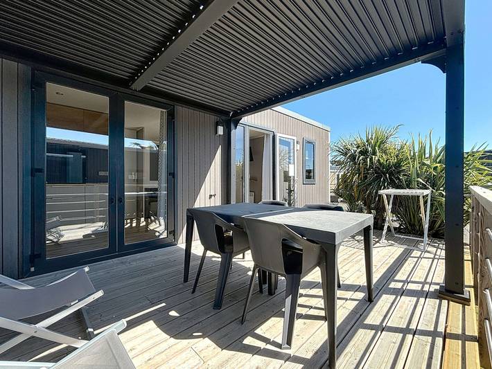 Camping pour 4 personnes, avec terrasse et piscine à Jullouville
