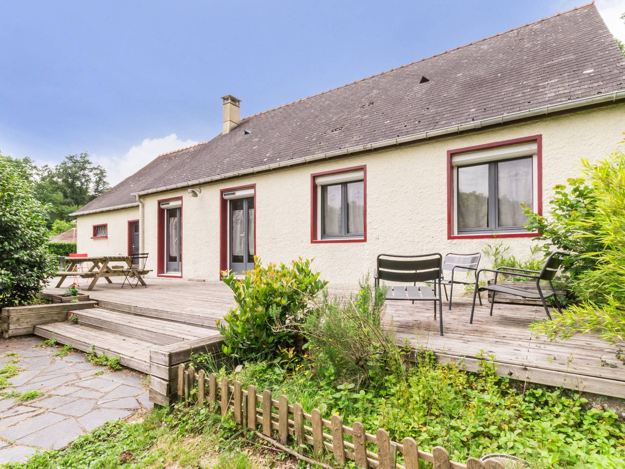 Maison spacieuse avec jardin, ping-pong, Wifi, et équipements bébé - Malville, France in Malville, Vallée de la Loire