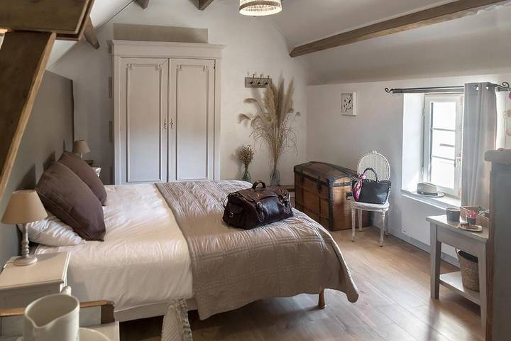 Chambre d’hôte pour 3 personnes, avec terrasse ainsi que jardin et vue à Mosles - 2