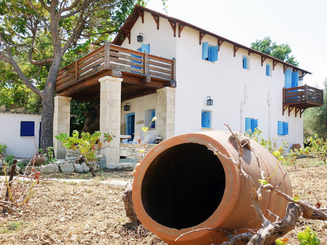 Villa Antonia steps from the sea, Wi-Fi, air conditioning in Almyrida, Vamos
