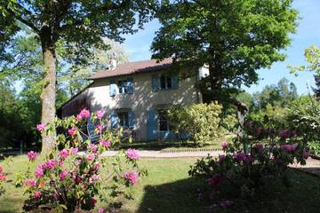 Gîte pour 6 personnes, avec jardin et terrasse à Meuzac