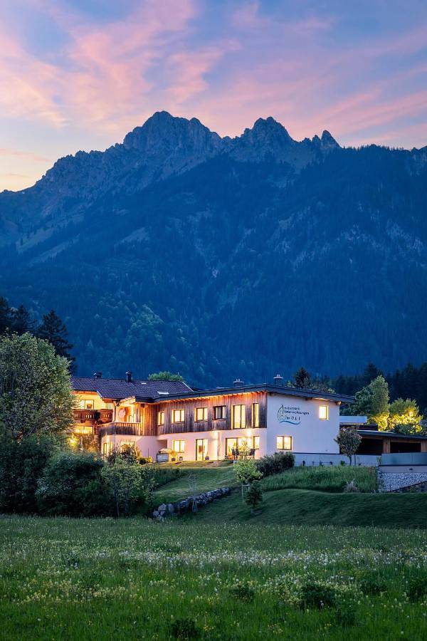 Ferienwohnung für 6 Personen, mit Ausblick und Garten in Höfen - 2