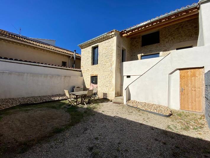 Location de vacances pour 6 personnes, avec vue et jardin à Codolet - 3