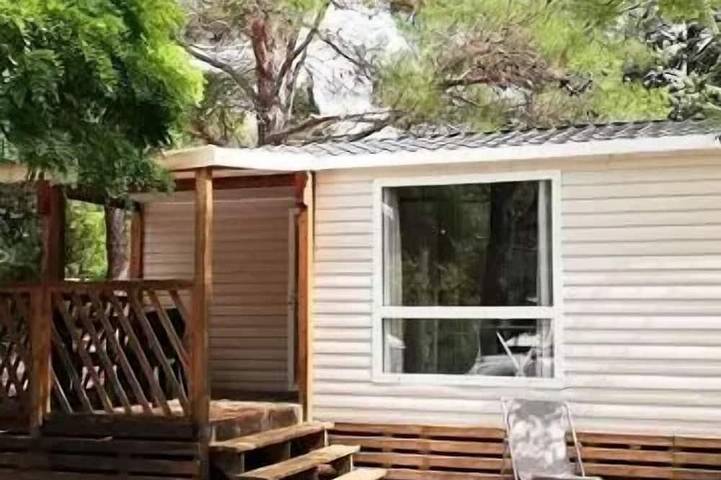 Mobil home pour 4 personnes à Beaurecueil