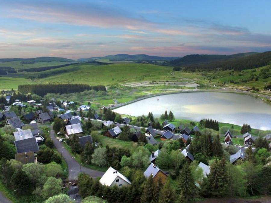 Camping for 6 People in Besse-et-Saint-Anastaise, Massif Central