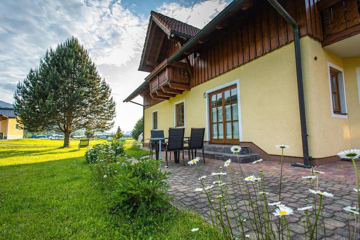 Ferienwohnung für 6 Personen, mit Ausblick und Terrasse sowie Garten - 1