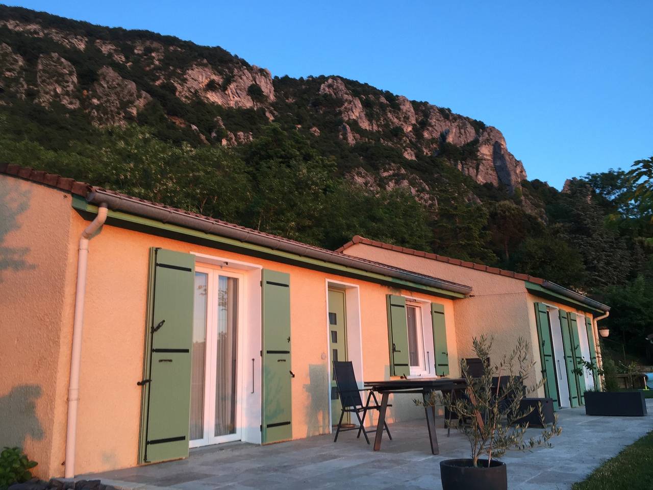 Maison de vacances « Le Beauregard - Piscine » avec vue montagne, Wi-Fi et climatisation in Beauregard-Baret, Région de Valence