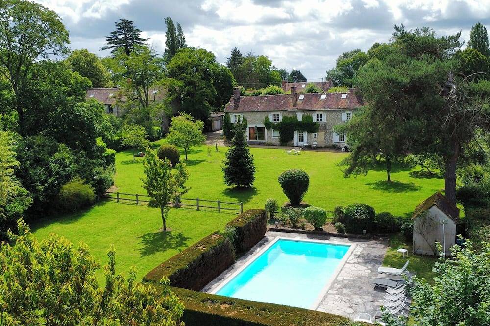 Grande Maison de Campagne avec Tennis & Immense Jardin in Féricy, Seine-et-Marne