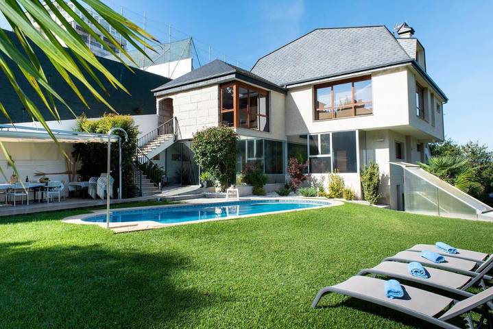 Chalet para 7 personas, con Terraza y Jardín además de Piscina y Vistas en Vigo