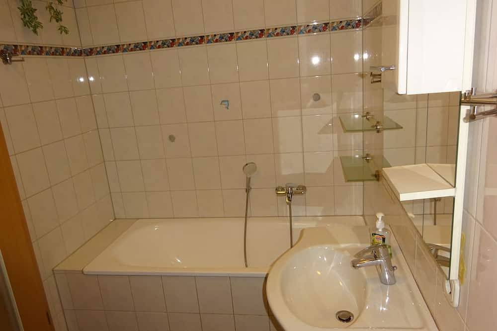 Lan1: Ferienwohnung für bis zu 5 Personen mit Balkon in Bad Rothenfelde, Metropolregion Bremen-Oldenburg