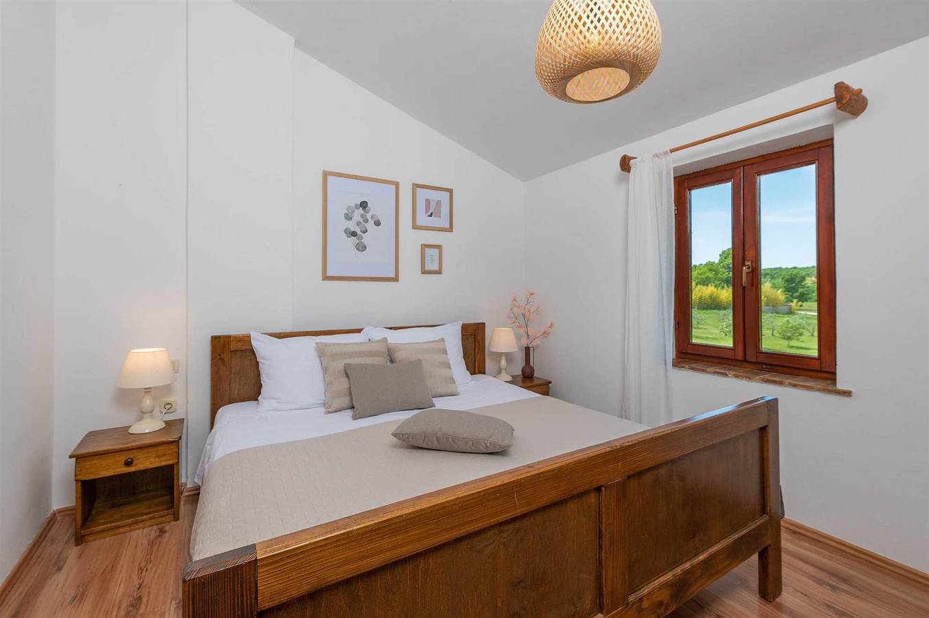 Casa Ivanovac mit Pool und großem Vorgarten in Labin, Ostküste Istrien