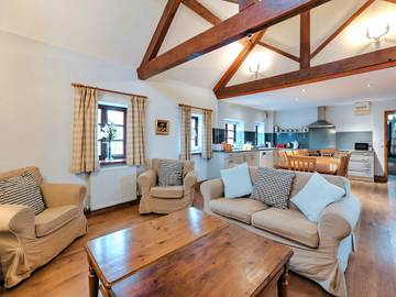 Cottage for 12 People in Shropshire, West Midlands, Photo 1