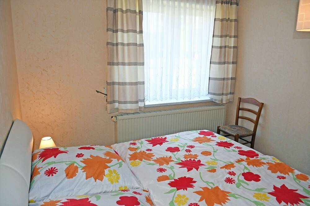 Ganze Wohnung, Ferienwohnung mit Sitzecke im Garten am Bodden in Ralswiek - Ferienwohnung mit in Ralswiek, Bergen auf Rügen und Umgebung