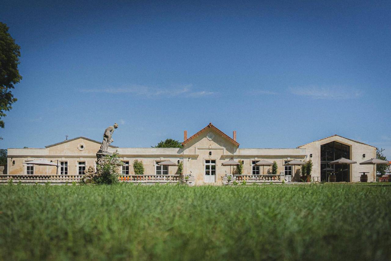 Double Room with Garden View in Salles-sur-Mer, Région de La Rochelle