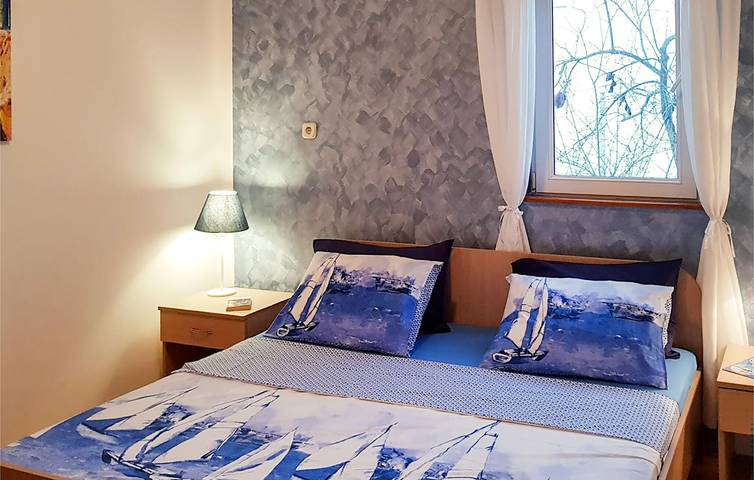 Ganze Ferienwohnung, Urlaub am Meer: Apartment mit Meerblick, WLAN und Terrasse in Ston, Dubrovnik-Neretva