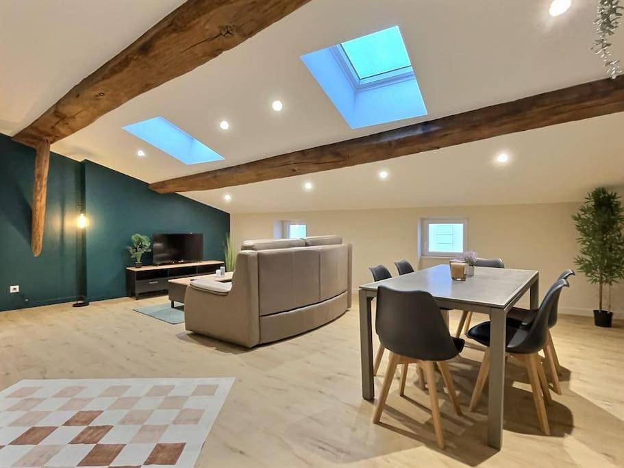 Appartement entier, Two-Bedroom Apartment in Mâcon, Région de Mâcon