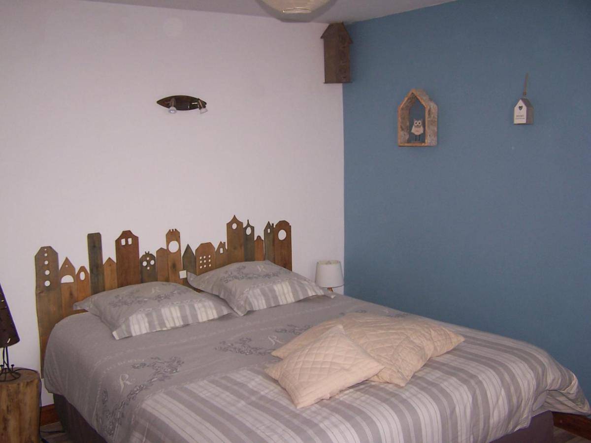 Two-Bedroom House in Druyes-les-Belles-Fontaines, Région d'Auxerre