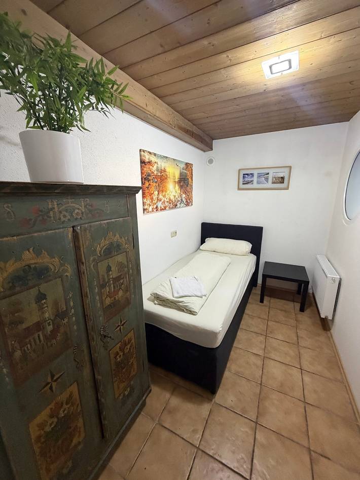 Ganze Ferienwohnung, 4 Zimmer/ Moderner Alpen-Chic trifft Tradition bei München (Eg-R) in Penzberg, Pfaffenwinkel