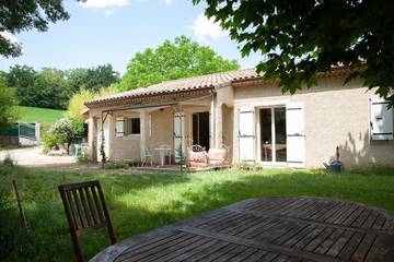 Gîte pour 6 personnes, avec jardin à Piégros-la-Clastre