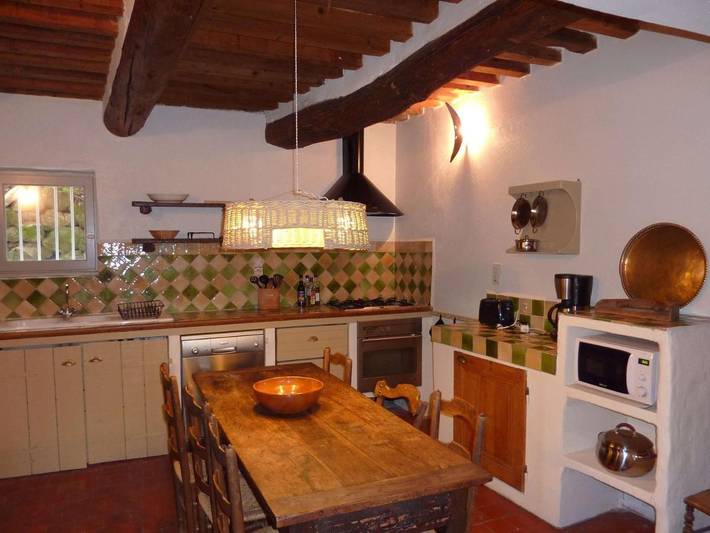 Location de vacances pour 11 personnes, avec vue et jardin ainsi que piscine et terrasse, animaux acceptés à Vacqueyras - 4