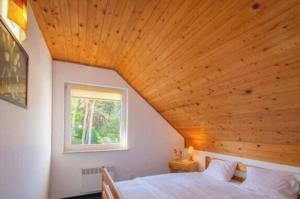 Komfortables Ferienhaus in Strandnähe, Sommerpool in Leba, Slowinzischer Nationalpark