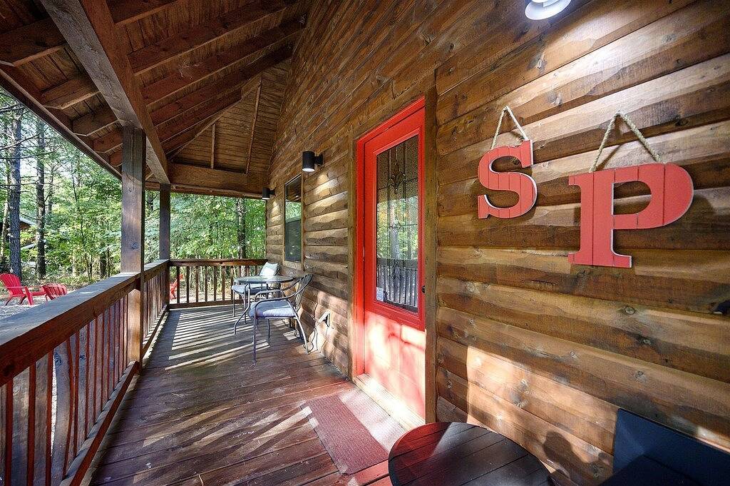 Shear Pleasure-Luxus-Kabine für Paare, 4 Personen, Whirlpool, Kamine, Wifi, Direkt-Tv in Broken Bow, Broken Bow Lake