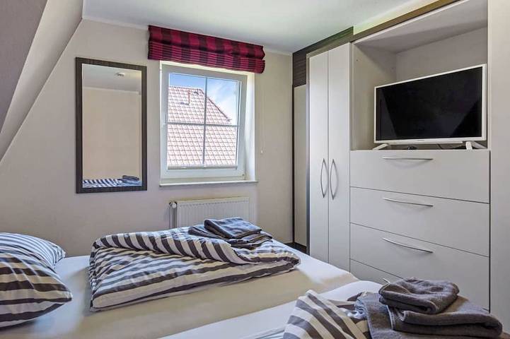 Ferienhaus für 6 Personen, mit Sauna und Garten sowie Pool in Butjadingen - 2