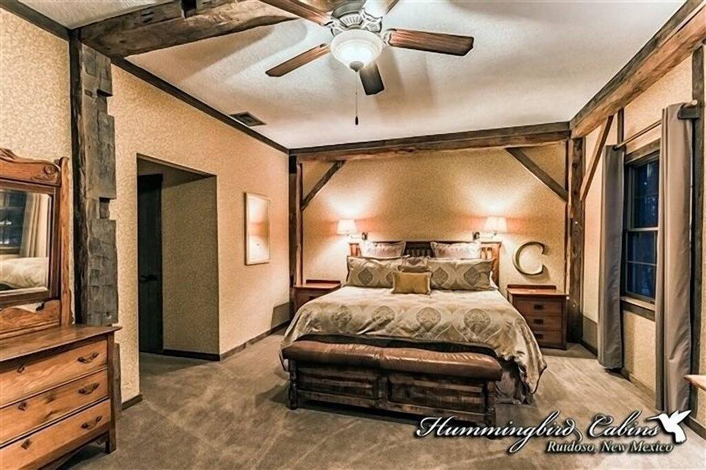 Big Sky Lodge & Bunkhouse: Familientreffen muss sein! Mit Whirlpool und Billardtisch. in Alto, Ski Apache