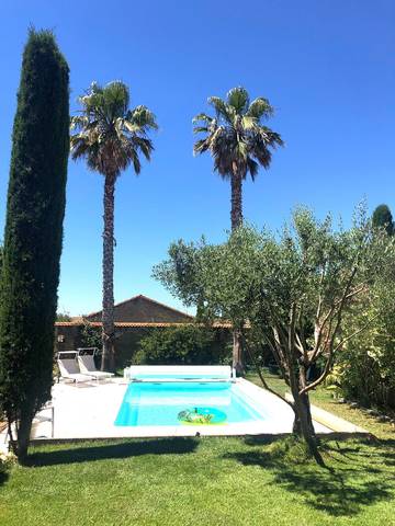 Gîte pour 6 personnes, avec jardin ainsi que piscine et terrasse à Lespignan