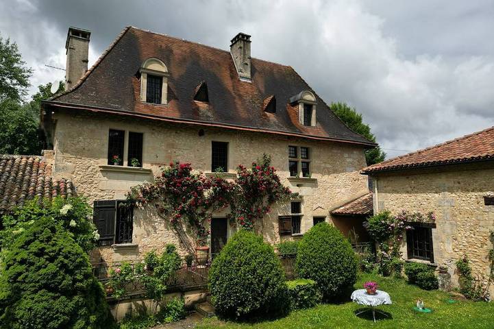 Location de vacances pour 5 personnes, avec jardin à Champcevinel