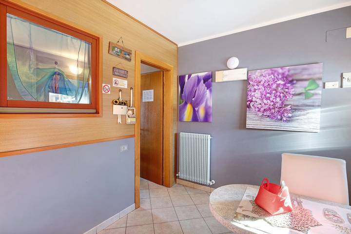 Appartamento intero, Baita del Sole Appartamento 2 con vista montagne, Wi-Fi, terrazza e giardino in Livigno, Valtellina