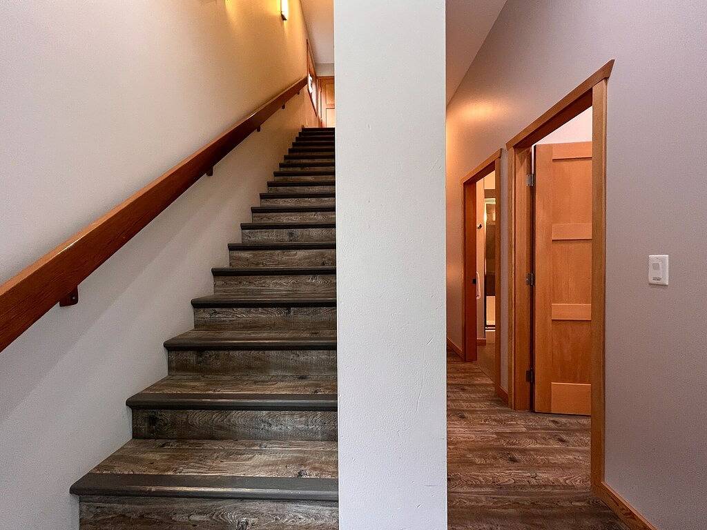 Cox Bay Retreat-Beach Access, Hot Tub, Fireplace in Tofino, Alberni-Clayoquot Regional District