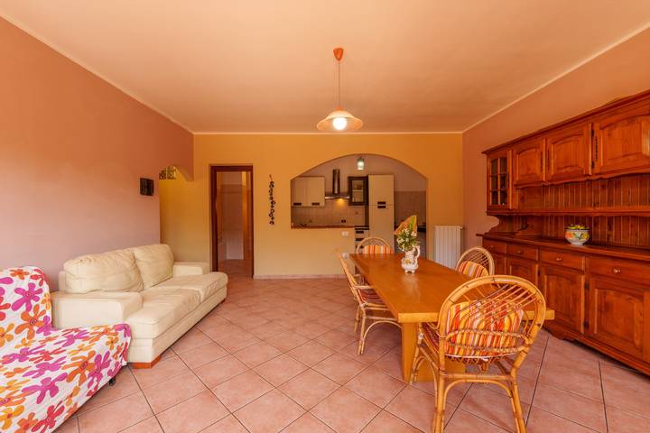 Appartamento intero, Appartamento vacanze "Sara's Guest House" con terrazza privata e Wi-Fi in Olbia, Gallura