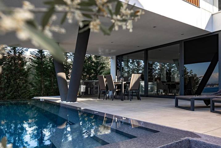 Villa pour 10 personnes, avec terrasse ainsi que piscine et vue à Kali - 2
