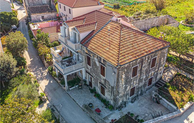 Ganze Ferienwohnung, Gemütliche Ferienwohnung mit Terrasse, in der Nähe von Ston und der Küste – WLAN und Parkplatz inklusive in Ston, Dubrovnik-Neretva