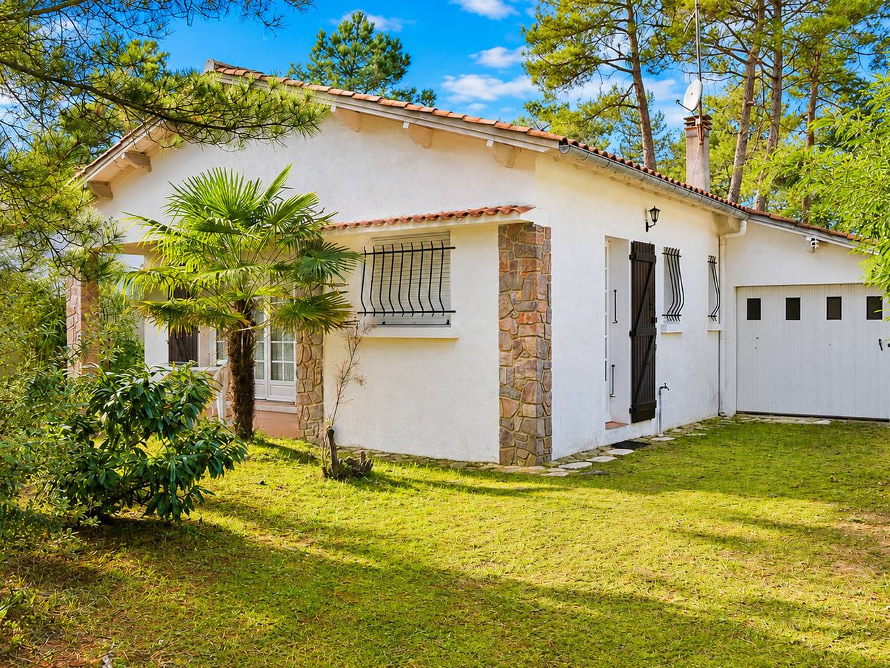 Maison familiale avec jardin clos, à 400m de la plage et proche commerces, La Tranche-sur-Mer in La Tranche-sur-Mer, Vendée