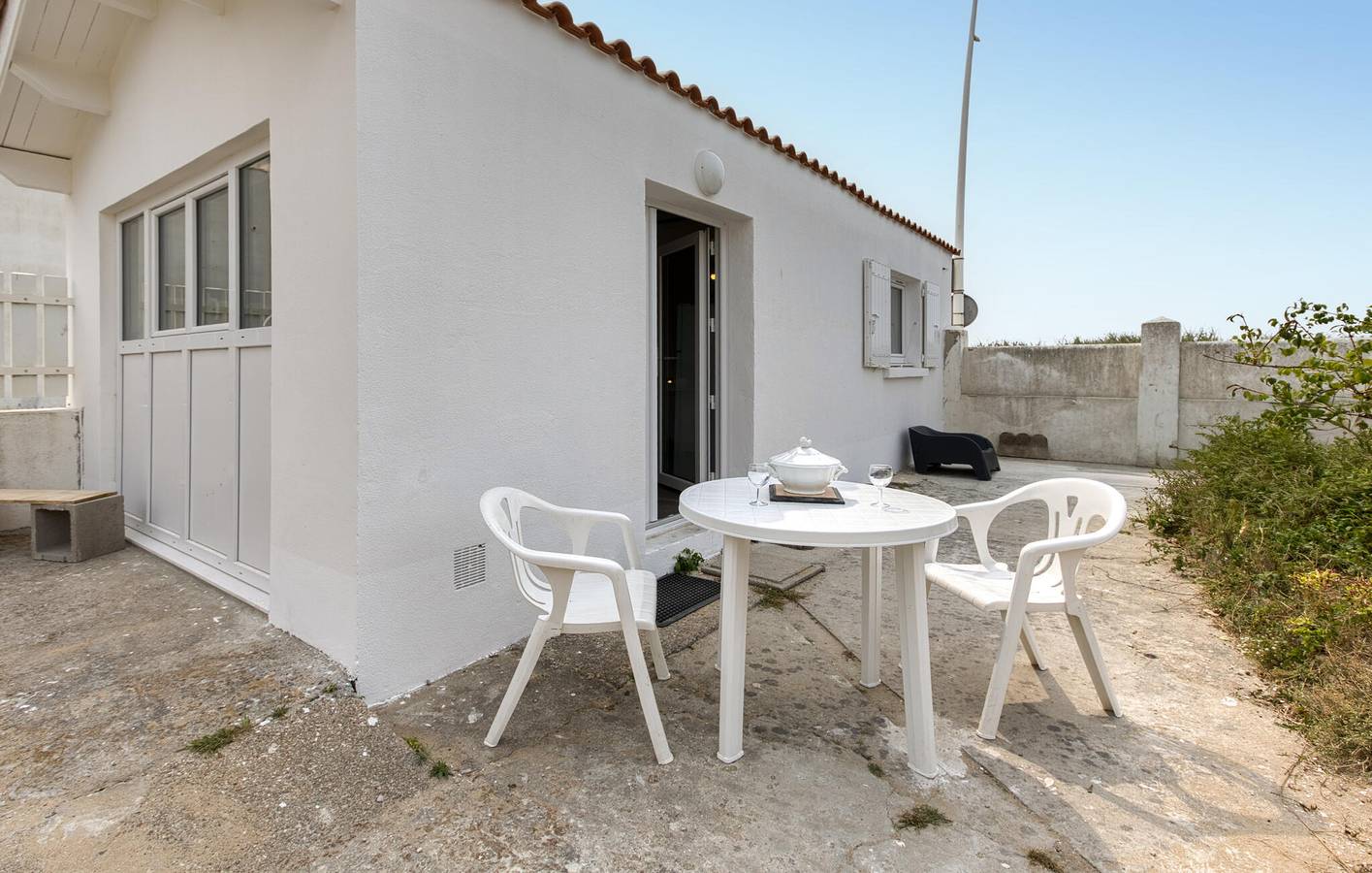 Cozy Apt with TV, WiFi, Parking, Garden - 500m to Beach in La Cotinière, Saint-Pierre-d'Oléron
