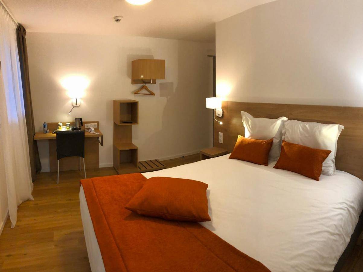 Double Room with One Junior Bed (Up To 10 Years) in Quimper, Région de Quimper