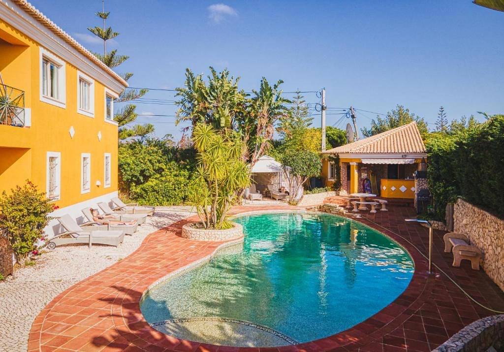 Ganze Ferienwohnung, Apartment Sleeps 2 with Pool and Garden in São Sebastião, Lagos