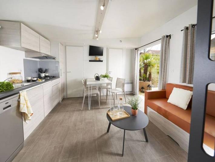 Location de vacances pour 6 personnes, avec terrasse et piscine à Seillac - 2