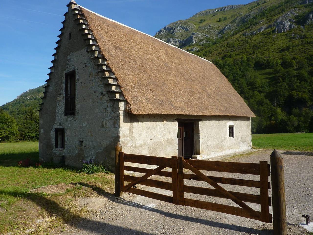 Gîte La Borde Neuve, grange rénovée tout confort in Campan, Pyrénées