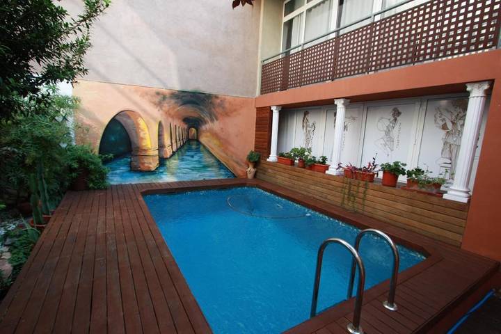 Alojamiento y desayuno para 2 personas, con Terraza además de Jardín y Piscina en Sagunto