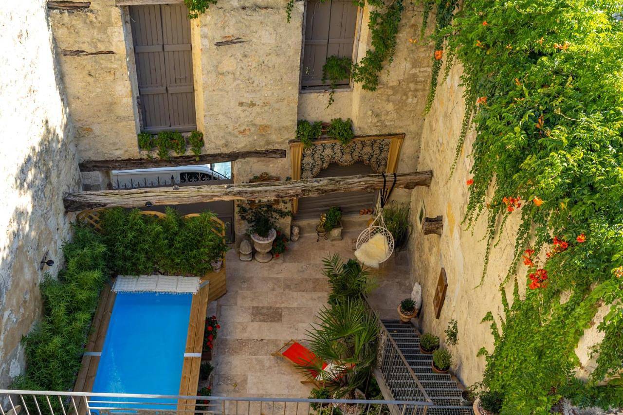 Champagne House - Elegance, Luxury and Charm in Condom, Gers
